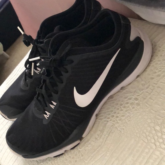 nike flywire sneakers